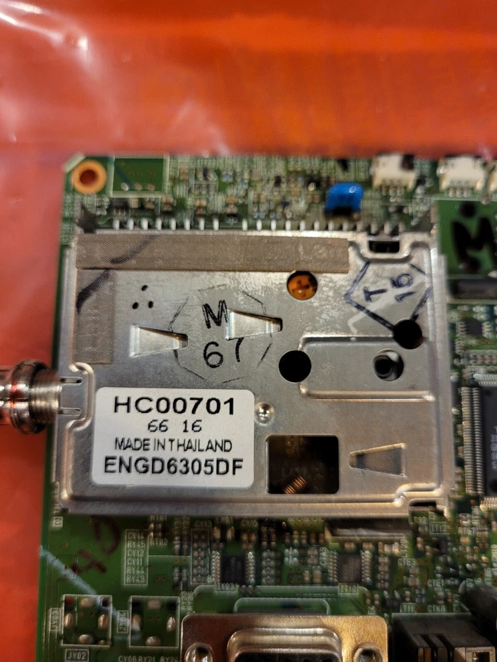 Hitachi 42HDS69 Sub Digital Board - Image 2 of 4