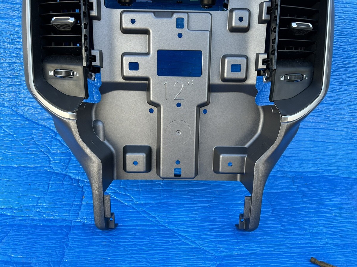 2022 2023 2024 RAM 1500 2500 3500 Panel Bezel 12” UAX Radio