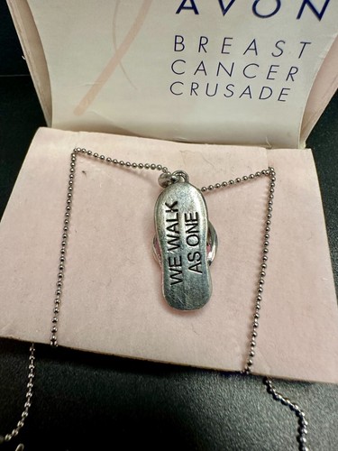 Collana Infradito Avon Rosa Consapevolezza Cancro al Seno - Foto 9 di 9