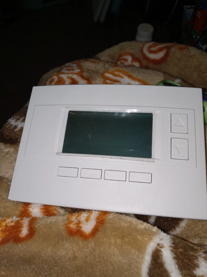 trane thermostat 24 Volt Programmable. - Image 3 of 3