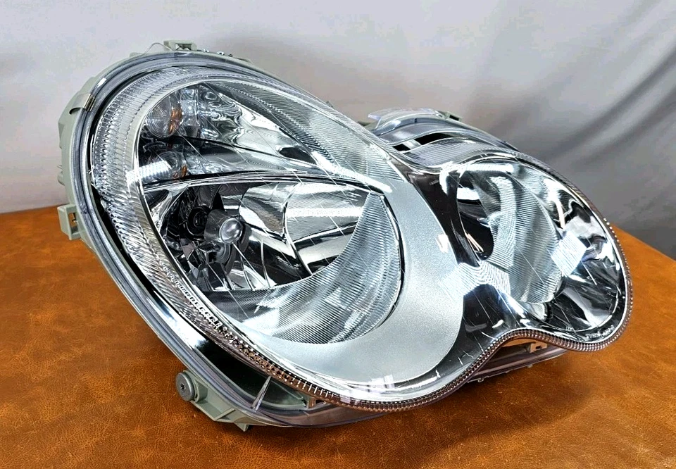 ПОДХОДИТ ДЛЯ 2005-2007 MERCEDES BENZ C КЛАССА ПРАВЫЙ ПАССАЖИР ГАЛОГЕННЫЕ ФАРЫ TYC НОВЫЙ #5 - Изображение 2 из 4