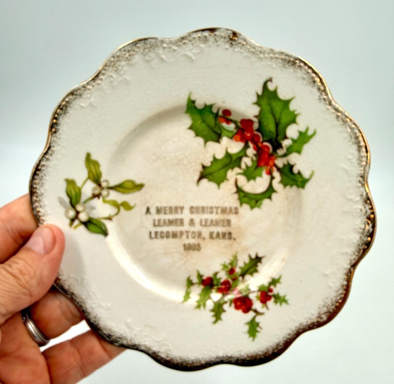 Vintage 6.5" Plate - A MERRY CHRISTMAS LEAMER & LEAMER LECOMPTON KANSAS 1905
