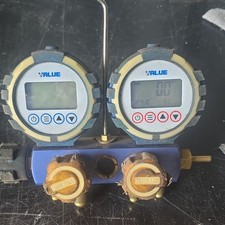 VALUE VDG-4-S1 R-22 2-Valve Digital Manifold Gauge Set - Pressure/Vacuum