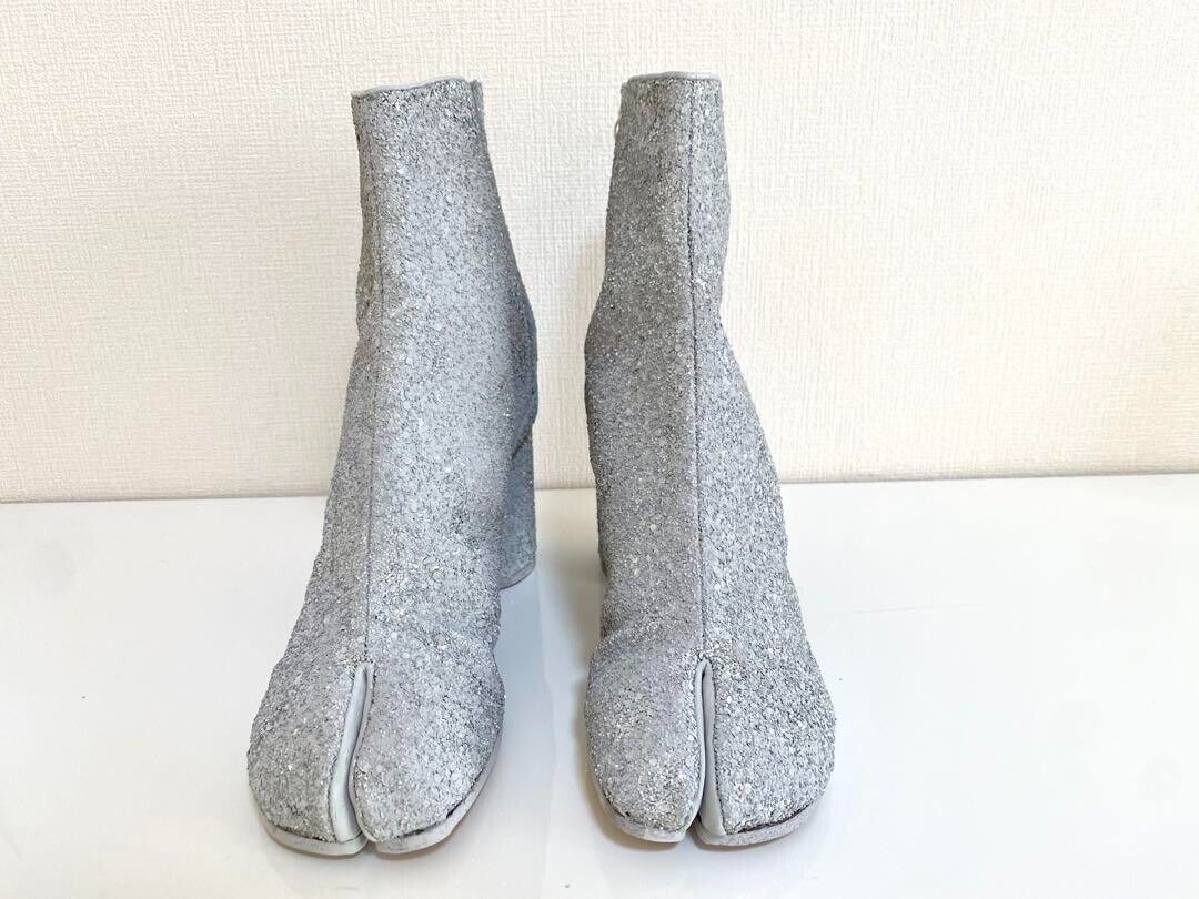 Maison Margiela Tabi Boots 39 Grey & Silver Women authentic Maison Margiela Tabi Boots 39 Grey & Silver Women authentic