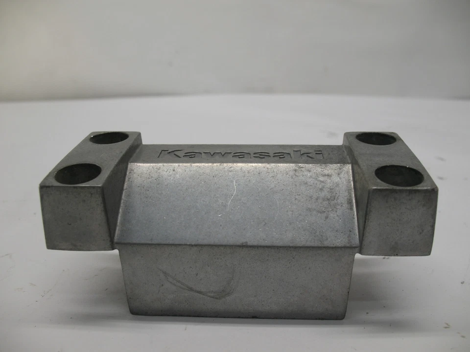 1985 KAWASAKI 454 LTD EN450 EN 450 UPPER HANDLEBAR HOLDER 46012-1125 - Image 4 of 4