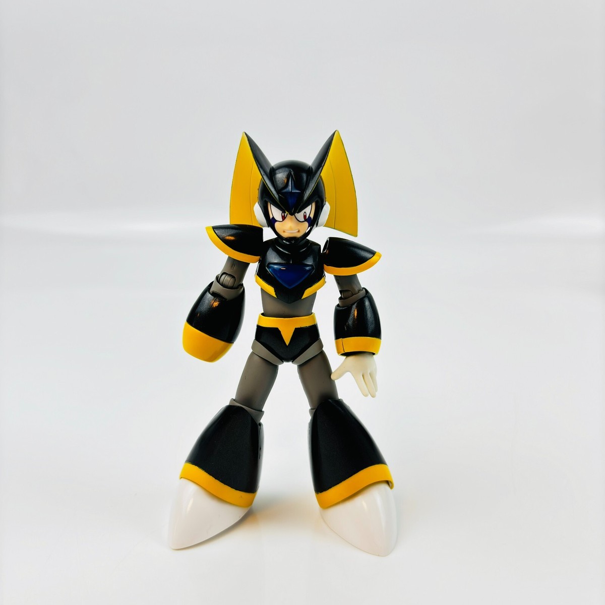 D-Arts フォルテフィギュア MEGAMAN Bass figure s-l1200.jpg
