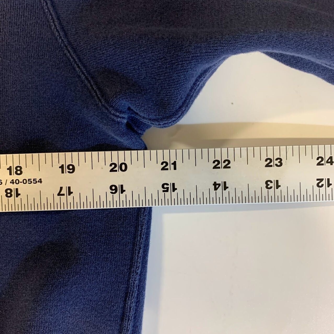 Uniqlo x Jeff Koons Women's Chrome Balloon Rabbit Graphic Sweatshirt Size XS thumbnail 12