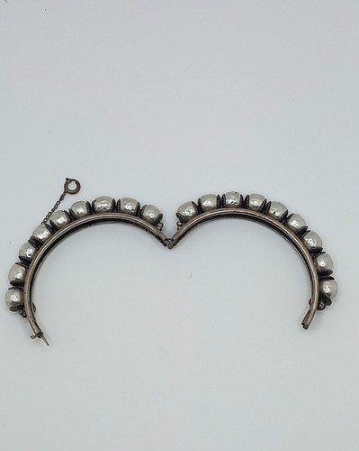 Vintage Miriam Haskell Faux Pearl Hinged Bangle Bracelet 1940s Safety Chain - Picture 5 of 13