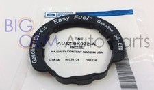Bisel de tubo de llenado de tanque de gasolina genuino Ford Lincoln Mercury negro nuevo OEM