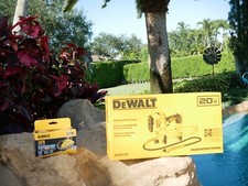 DEWALT DCGG571B 20V MAX Li-Ion Grease Gun DCGG571B FREE POWERSTACK 5.0 BATTERY