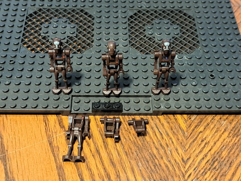 LEGO Star Wars Commando Droid Captain Minifigure Lot of 3 & Parts 9488 sw0359 - Image 2 of 3