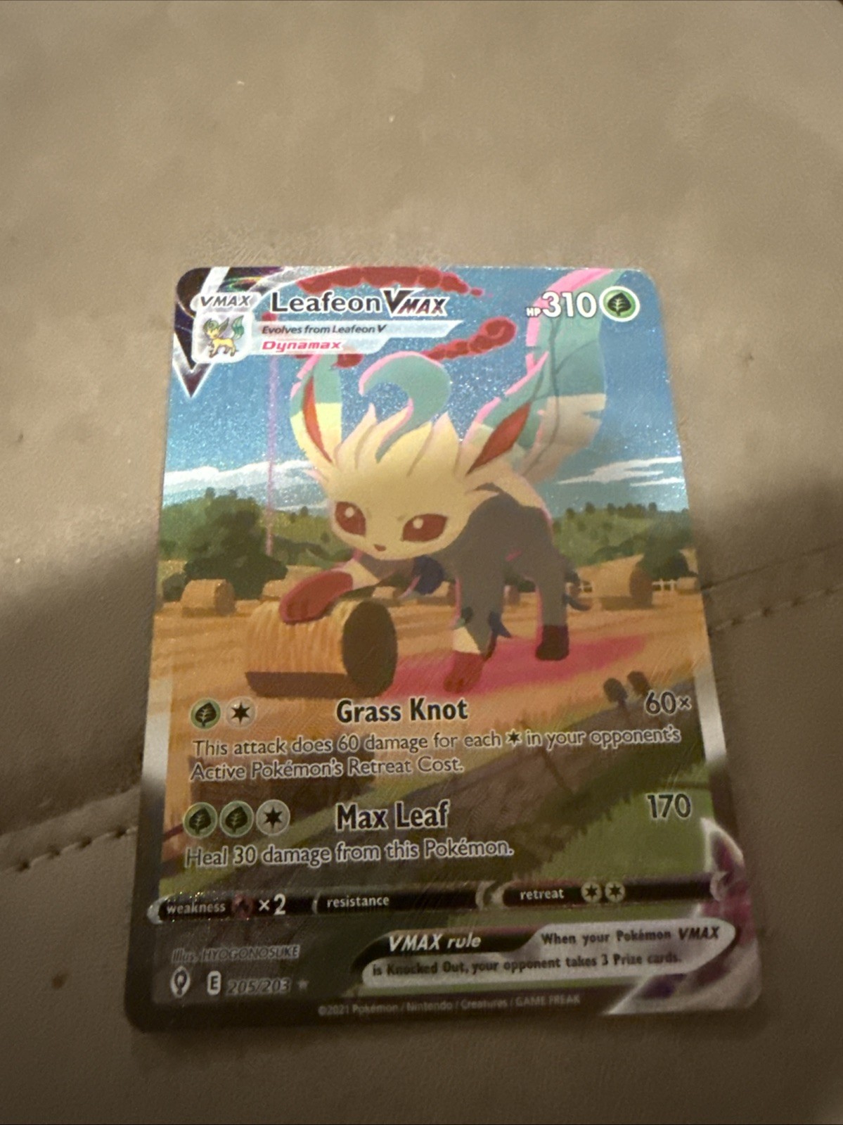 Leafeon VMAX 205/203 Alt Art Secret Rare Holo Evolving Skies English