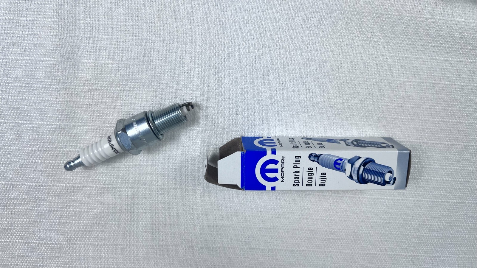 Quantity: 1 New Mopar Platinum Spark Plug-Champion RN14PMP5