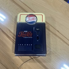 Vintage 1998 PEPSI-COLA Vending Machine AM/FM TRANSISTOR RADIO LV15