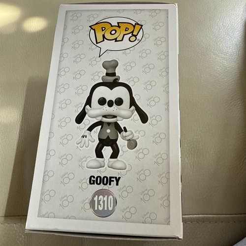 Disney 100 Goofy Funko Pop Only At Target Anniversary Holographic Design On Box - Picture 10 of 10
