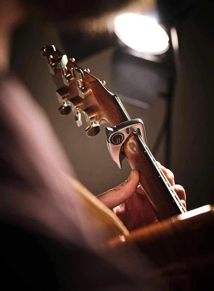 Silver Performance 3 Capo with Unique Tension Control - Effortless String Action - Image 4 of 4