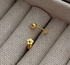 Solid STERLING SILVER Tiny 5mm Daisy Flower SCREW BACK STUD EARRINGS Gift I66