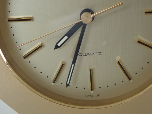 VINTAGE Seiko JAPAN OCTAGONAL METAL brushed gold tone ALARM QUARTZ Clock - Picture 5 of 14