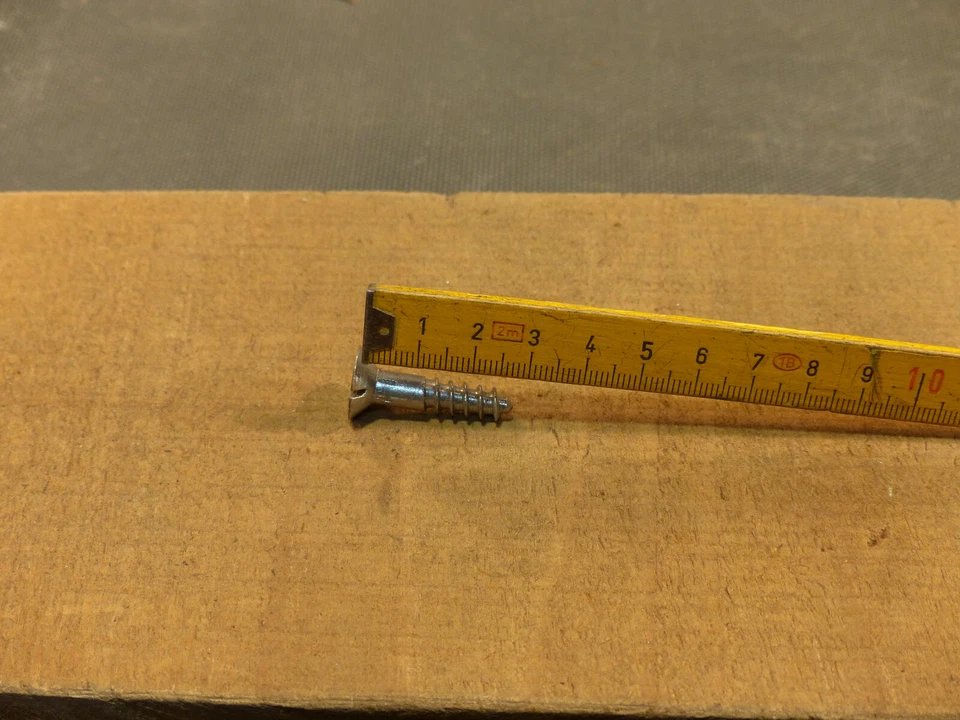 Lot de vis à bois tete fraisée ancien stock quincaillerie 6.5x30  30 pièces - Photo 4/4