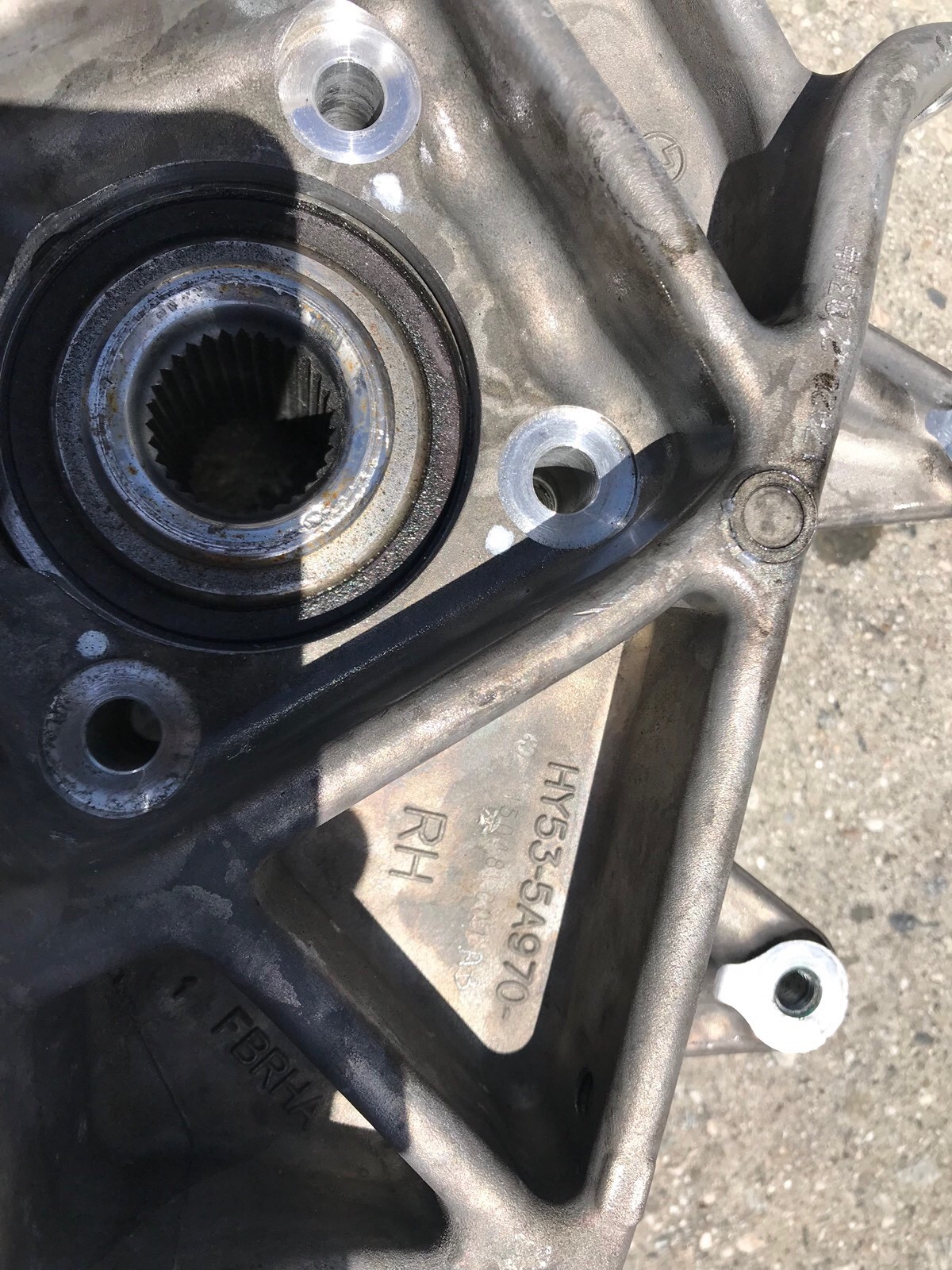 2016 ASTON MARTIN REAR RH Spindle Knuckle Hub (2) Control Arms