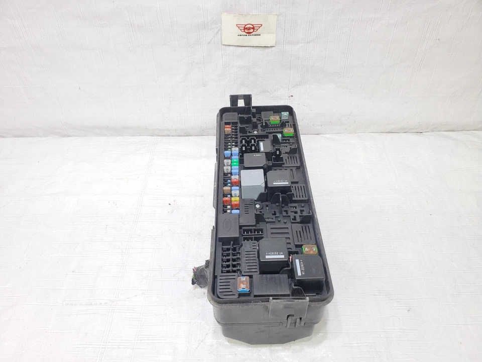 2018-2020 Land Rover Range Rover Sport Front Engine Fusebox Power Relay Fuse Box - Image 4 of 4