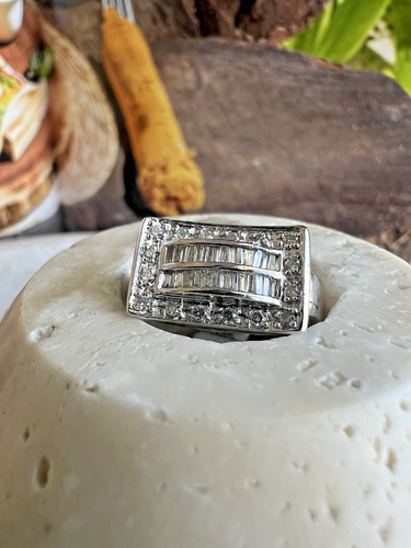 Ladies ESTATE 14k White Gold NATURAL Round / Baguette Diamond COCKTAIL Ring - Picture 3 of 6
