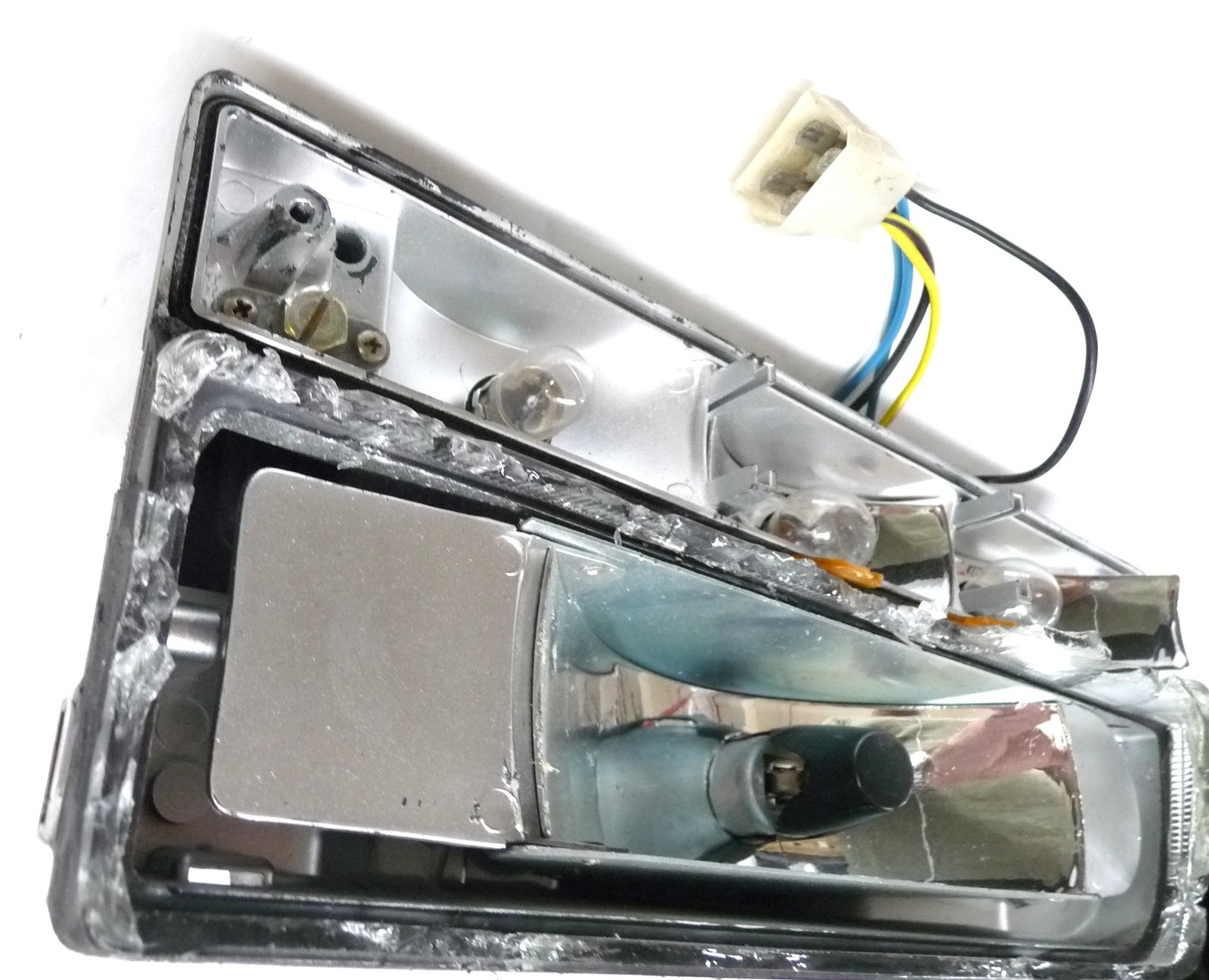 Ferrari Testarossa 1987-1990 Front Left Lower Side repeater light P/N 61652400