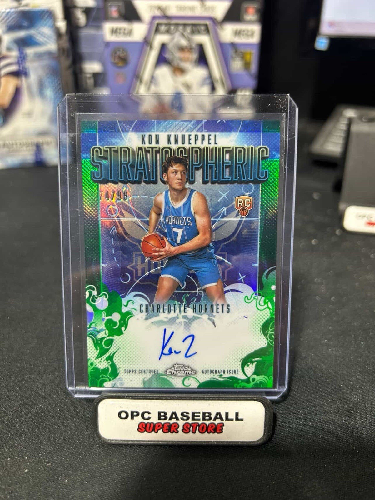 2025 Topps Chrome Kon Knueppel Stratospheric Rookie Auto Green Refractor # /99