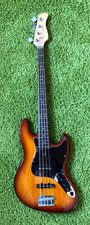 Marcus Miller V3 2nd Gen Jazz Bass (Sire) mit Koffer & Zugehör
