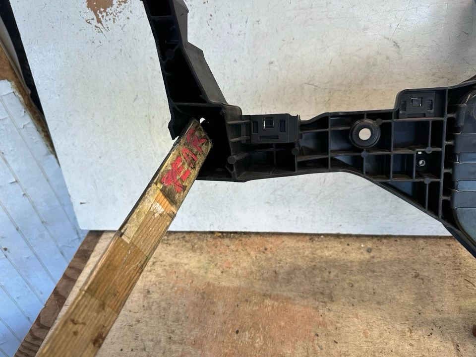 Cuadro de soporte de radiador delantero Genesis G70 2019-2024 ASSY OEM Foto 3 de 4