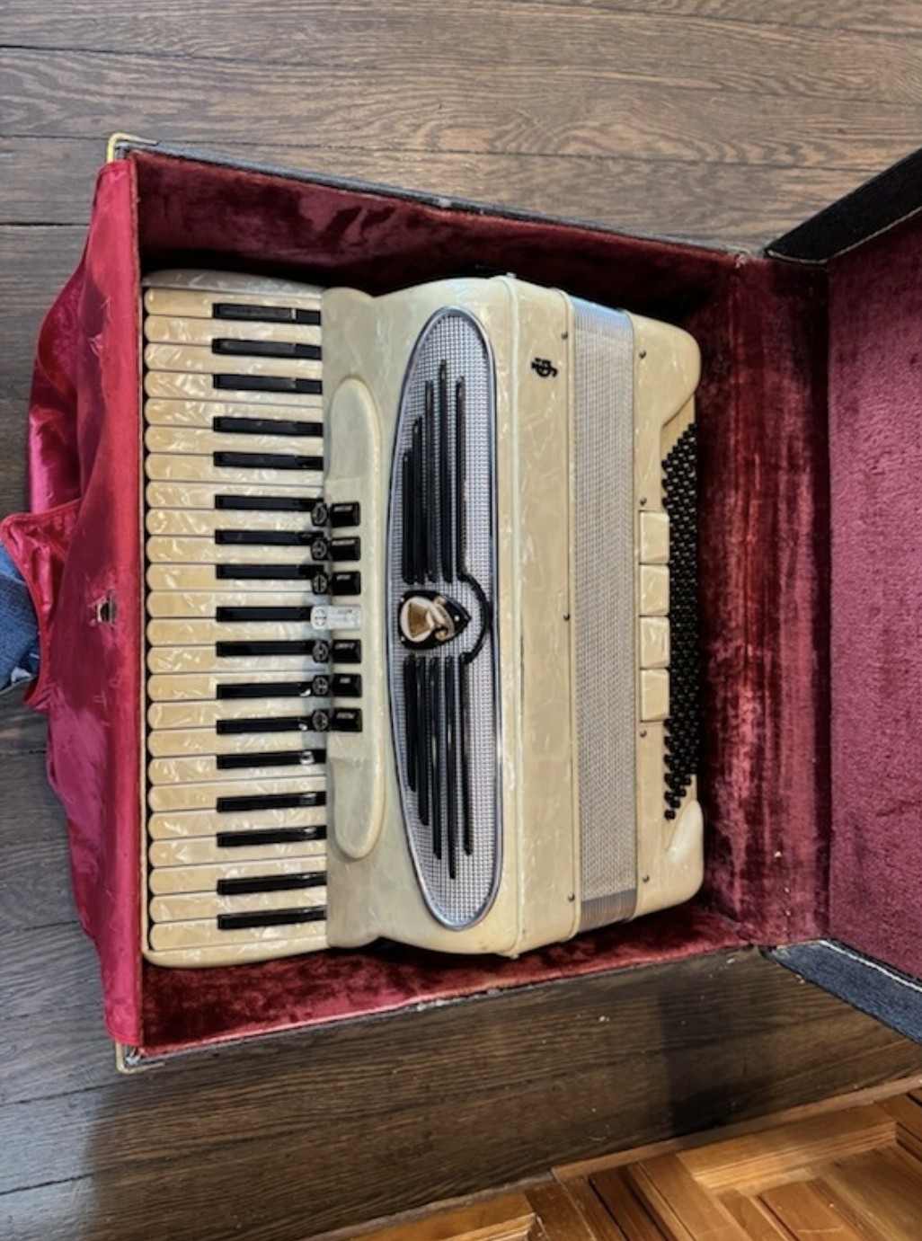 Giulietti F-74 Accordion