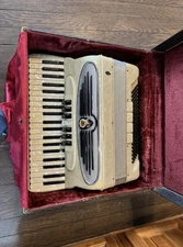 Giulietti F-74 Accordion