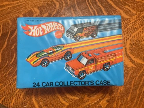 VINTAGE 24 CAR COLLECTOR CASE OF HOT WHEELS , CASES FROM 1975, NOT SURE THE CARS