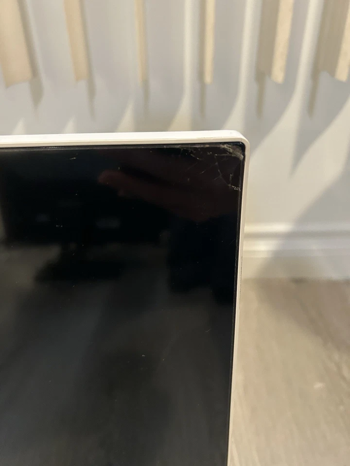 HP 25 Pavilion 25xw 25-inch IPS LED Monitor- FOR PARTS or PEPAIR -Broken Screen - Image 3 of 4