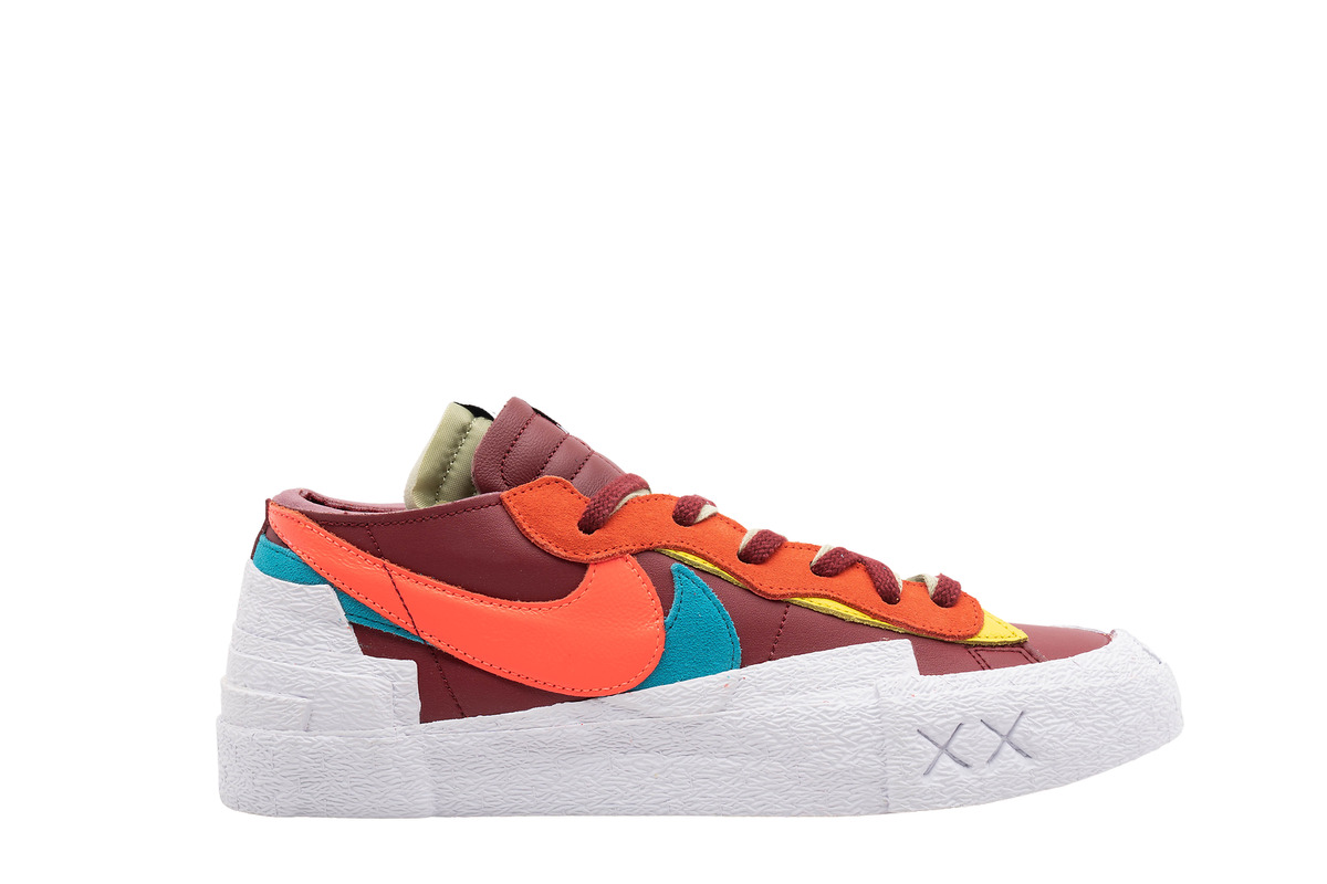 vehículo ballena azul Insignificante Nike Blazer Low x KAWS x sacai Team Red 2021 - DM7901-600 for Sale |  Authenticity Guaranteed | eBay