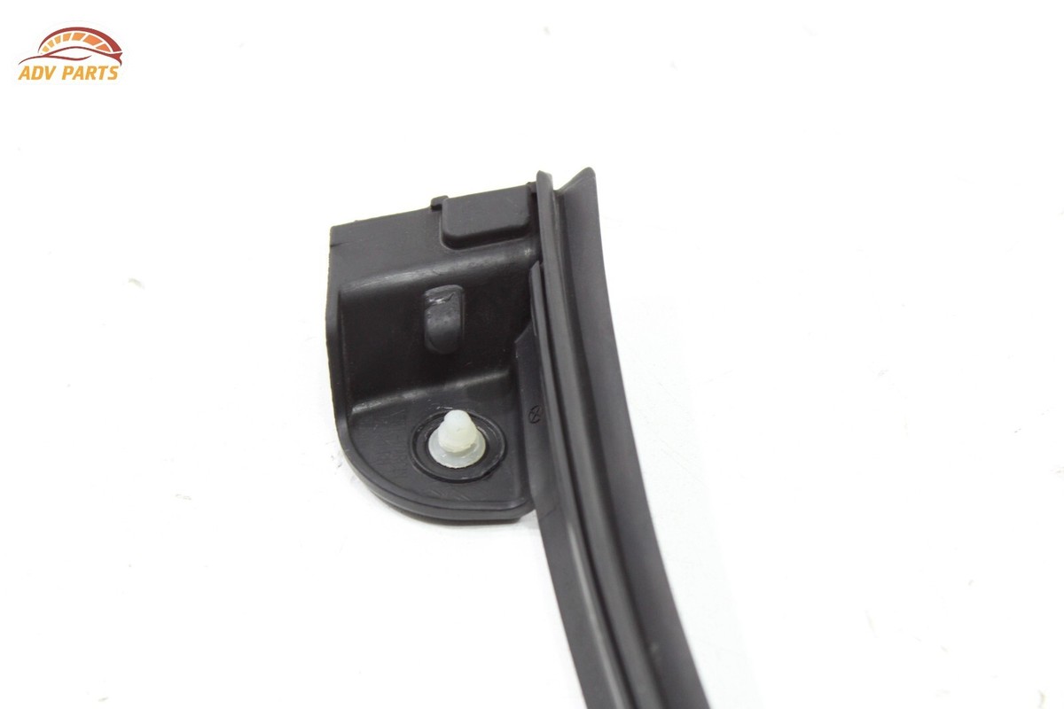 akimasa1018専用 JAGUAR F-PACE FRONT RIGHT SIDE DOOR UPPER WEATHERSTRIP SEAL