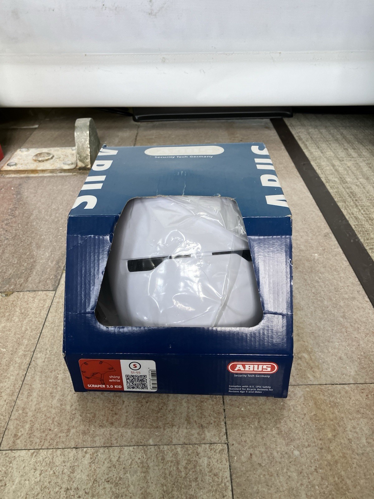 ABUS Scraper 3.0 Shiny White Bike Helmet Small 51-55 NEW
