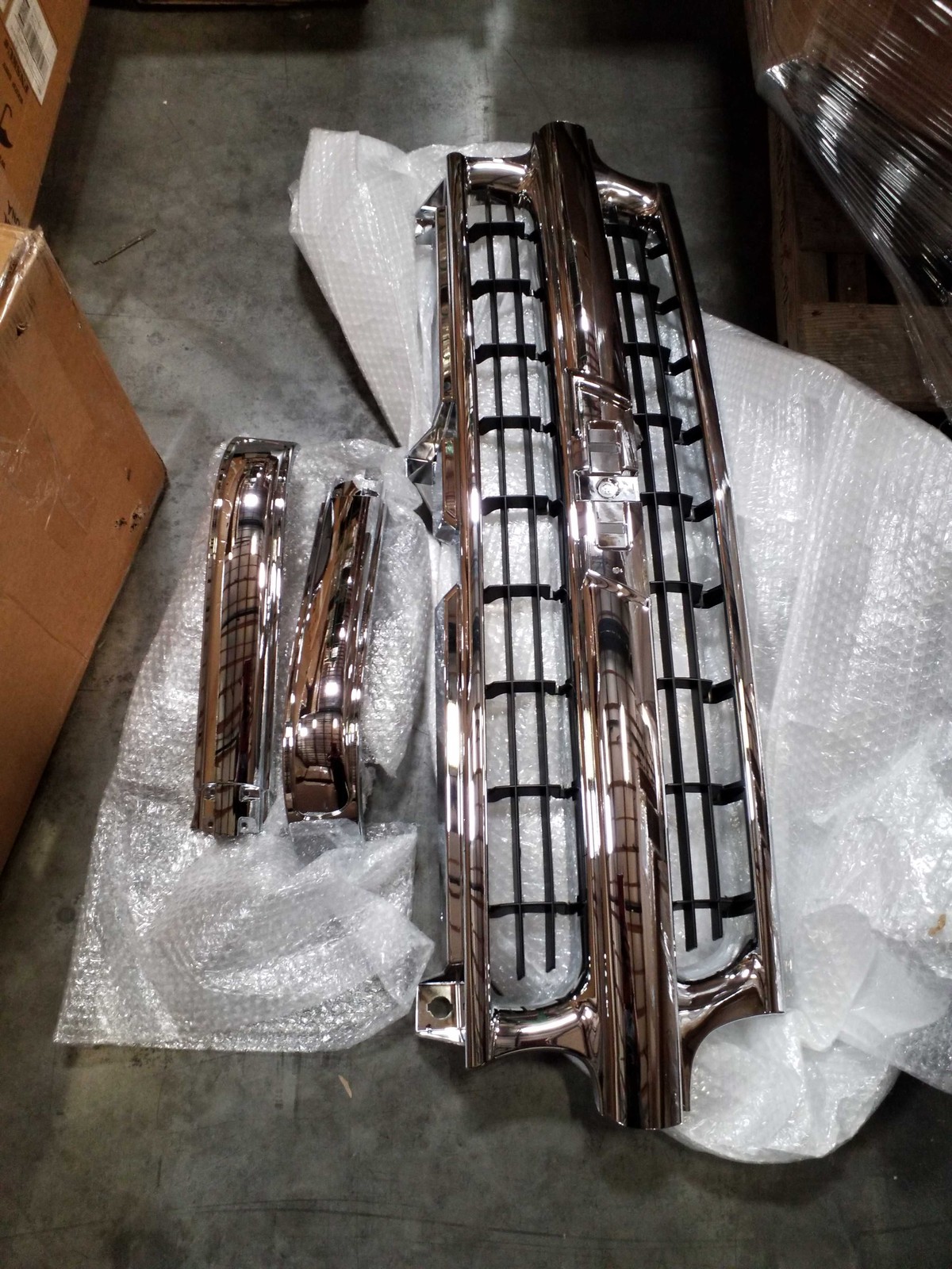 Front Bumper Upper Grille Fit For 1999-2002 Chevrolet Silverado Tahoe 2000-2006