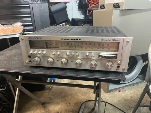 VINTAGE MARANTZ 2252B STEREO  RECEIVER FOR PARTS
