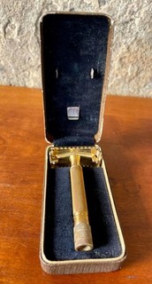 Gillette Gold Tone Sheraton Safety Razor Open Comb With Original Case And Blade