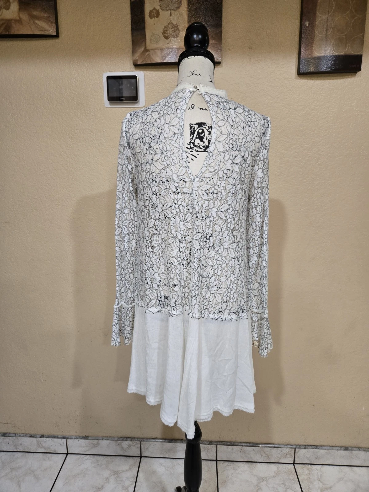 UNDERCOVER Free People Secret Origins abito tunica pizzo a pezzi in perla taglia small