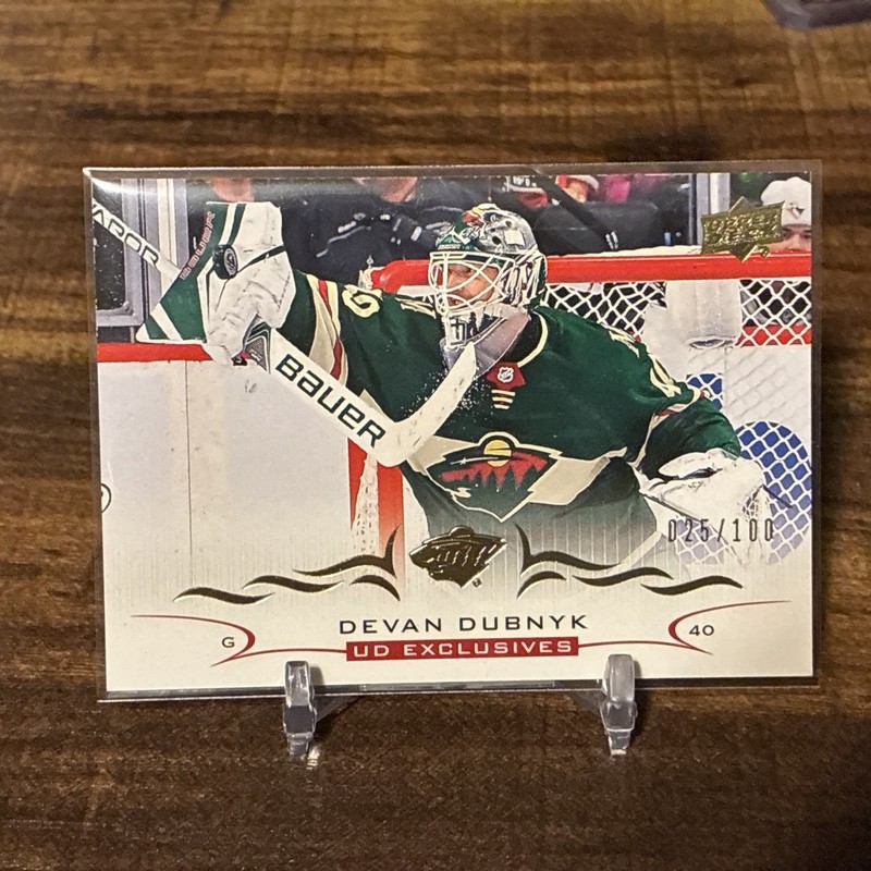 2018-19 Upper Deck Series 1 UD Exclusives 25/100 Devan Dubnyk #92 Minnesota Wild