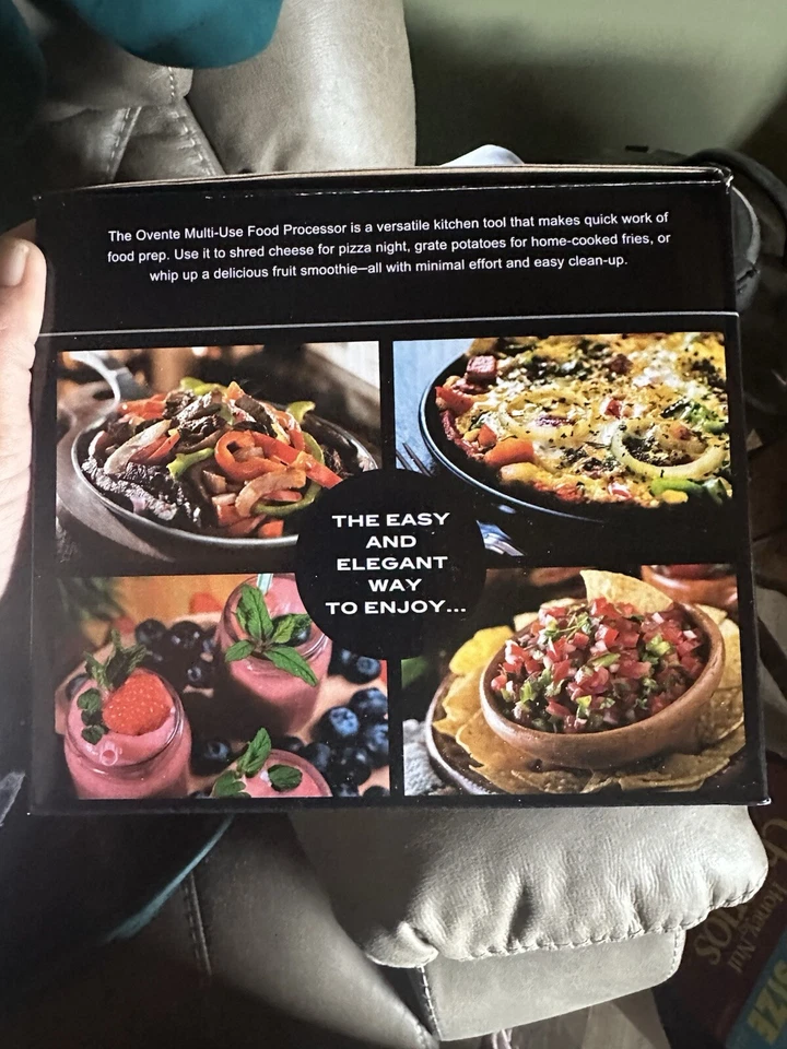 Ovente Mini Electric Food Processor Smoothies, Vegetables, Salad 1.5 Cup PF1007B - Image 2 of 4