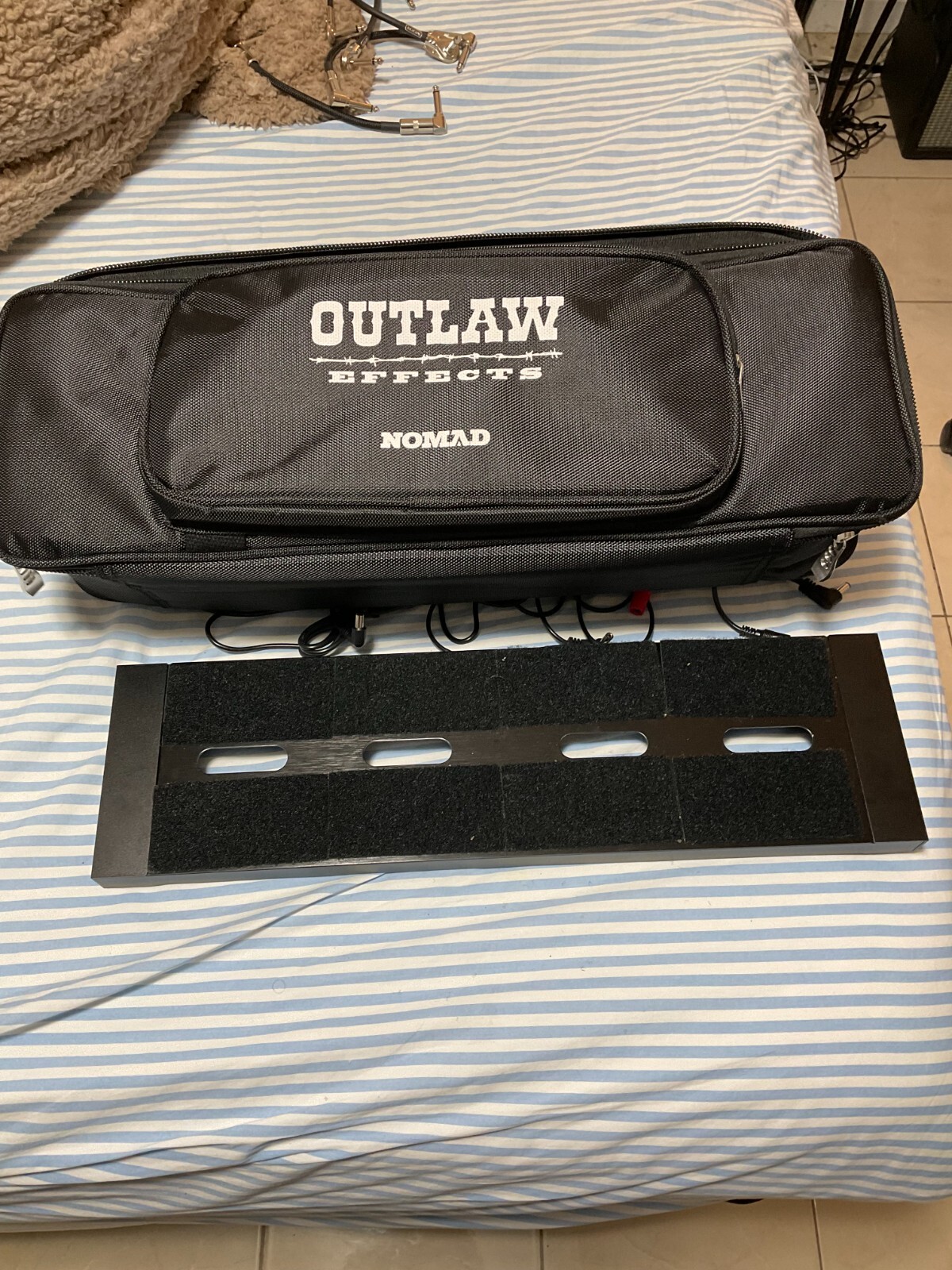 Used Outlaw Effects NOMAD ISOS Small Rechargeable Powered Guitar Pedal