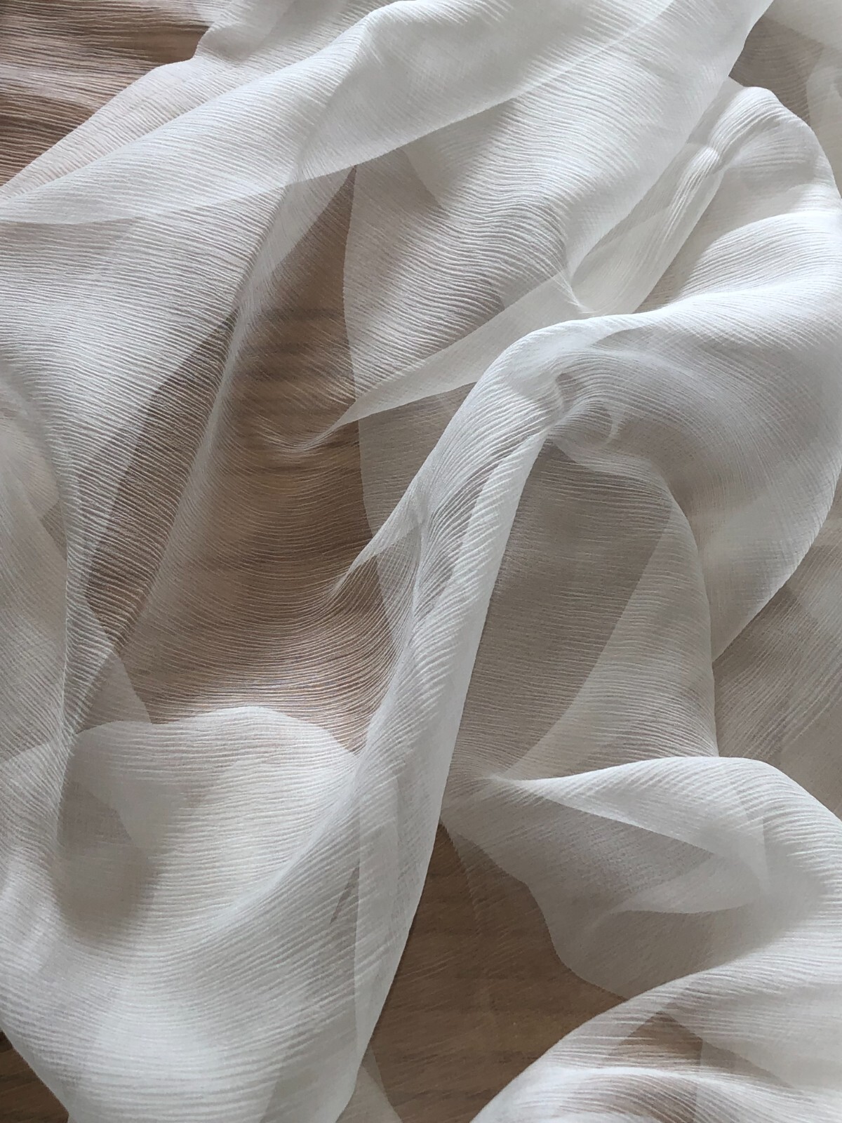 Silk crinkled chiffon, 6 momme, 140 cm, ivory, sold by the metre