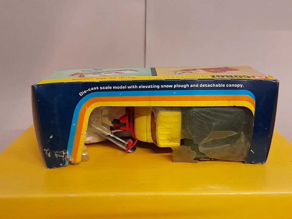 CORGI 1150 Mercedes Benz Unimog  with snow Plough RARO (nuovo scatola originale) - Immagine 2 di 4