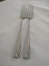 2 Dinner Forks Solid Lenox MIDDLETON Glossy Stainless 