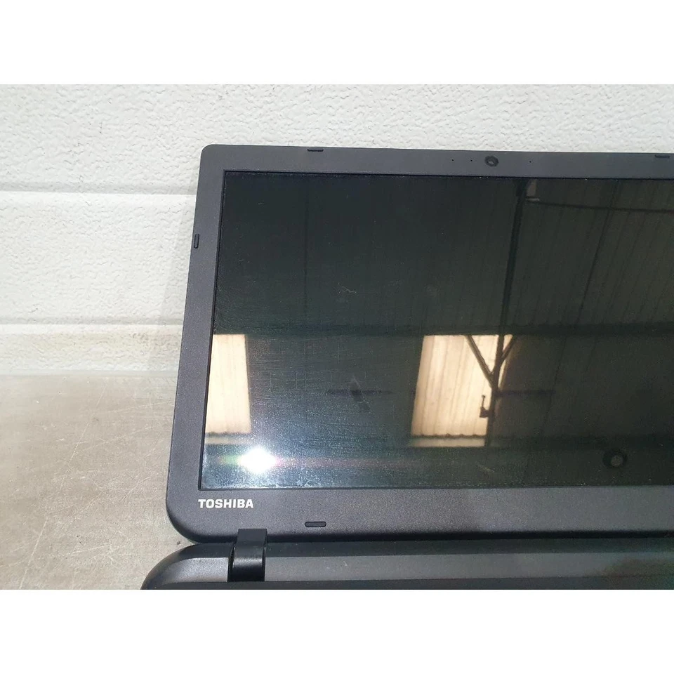 Toshiba Satellite C50-B-14D Laptop 15.6" Display Intel Celeron N2830 - For Parts - Image 4 of 4