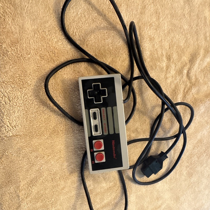 Nintendo NES-004 Wired Gamepad Controller Turbo 6ft Cable Gray/Black NES