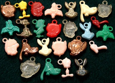 (25) OLD WARNER BROS. CARTOON CHARACTER GUM BALL MACHINE PRIZE CHARMS